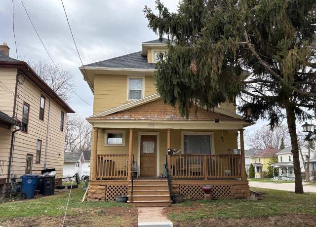 Property at 1119 Cherry St, Oshkosh, WI 54901, 4 beds, 1 bath