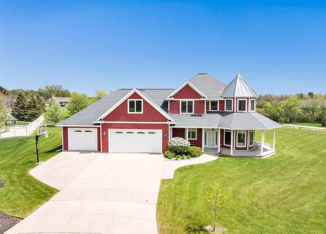 Property at 992 Aster Ct, De Pere, WI 54115, 5 beds, 3.5 baths