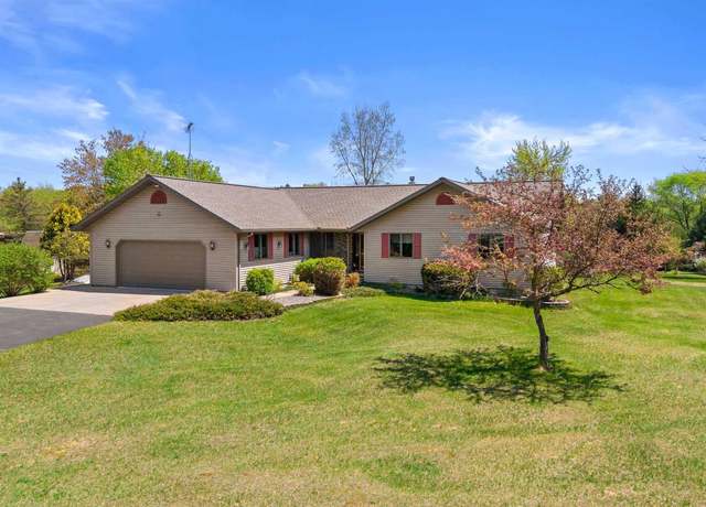 Property at N2850 Johns Lake Rd, Wautoma, WI 54982, 3 beds, 3 baths
