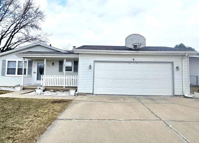 Property at 418 S Midpark Dr, Appleton, WI 54915, 3 beds, 2 baths
