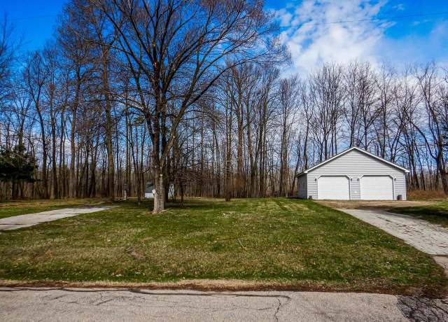Property at 1887 Cottage Rd, Little Suamico, WI 54141