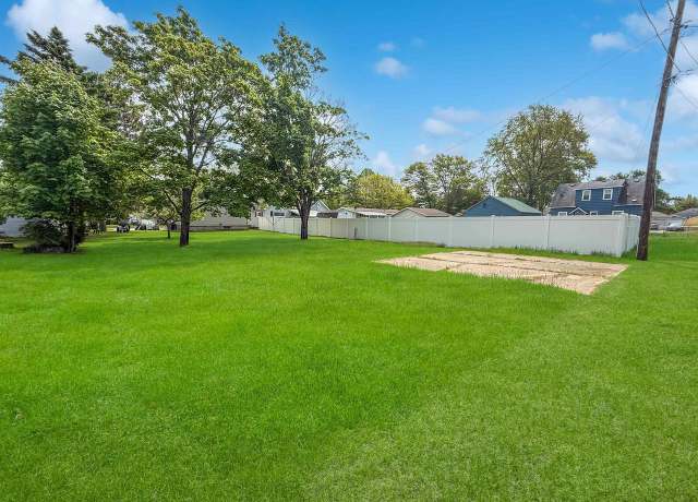 Property at Gladstone St, Marinette, WI 54143