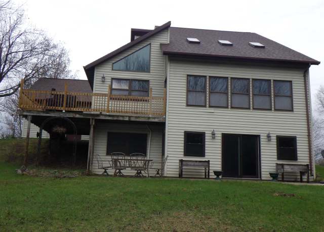 Property at E5501 County Rd S, Tigerton, WI 54486, 3 beds, 2.5 baths