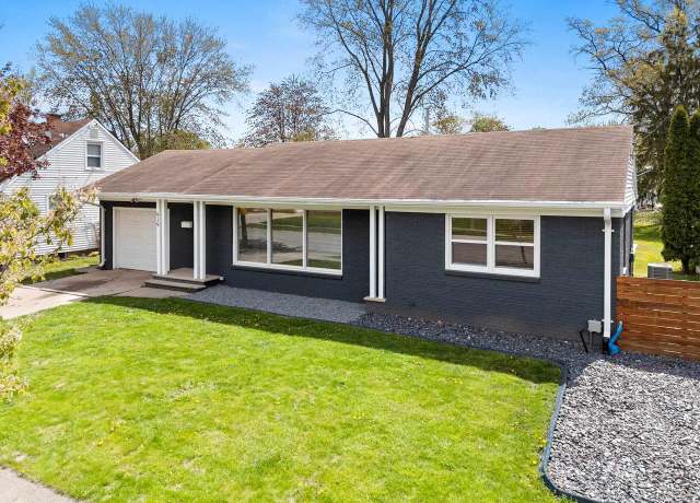 Property at 919 14th Ave, Green Bay, WI 54304, 2 beds, 1.5 baths