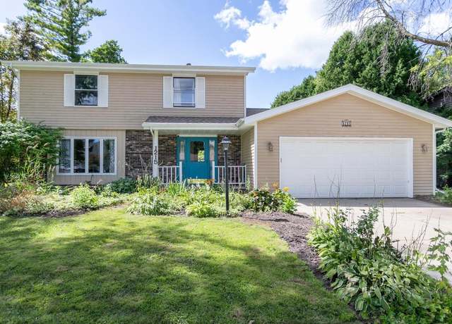 Property at 1215 S Clara St, Appleton, WI 54915, 3 beds, 2.5 baths