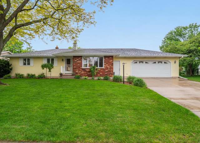 Property at 1369 Mulberry Ln, Neenah, WI 54956, 3 beds, 2 baths