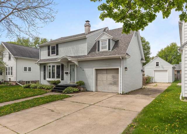 Property at 909 N Summit St, Appleton, WI 54914, 3 beds, 2 baths