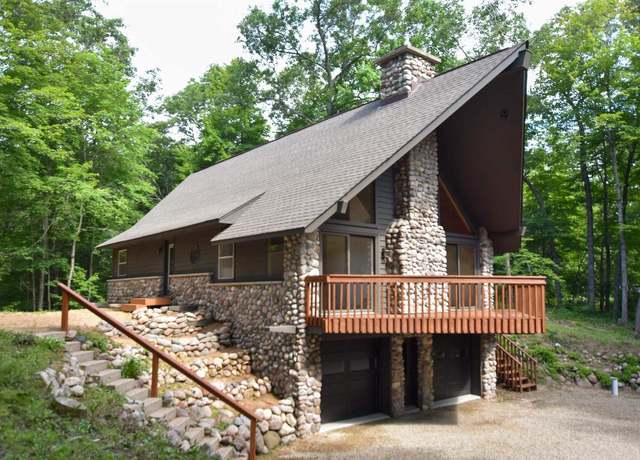 Property at N1381 W Stratton Rd, Waupaca, WI 54981, 2 beds, 2 baths