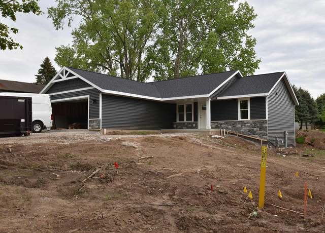 Property at 1030 Pinecrest Rd, Green Bay, WI 54313, 3 beds, 2 baths