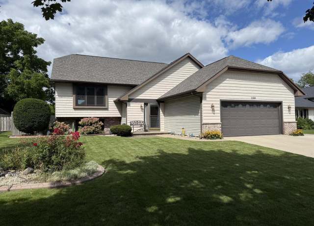 Property at 1120 Park Ridge Ave, Oshkosh, WI 54901, 4 beds, 2 baths