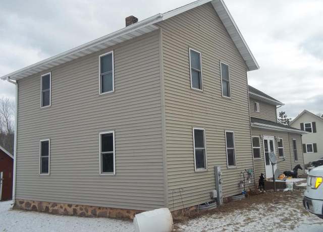 Property at W12796 Elm St, Caroline, WI 54928, 6 beds, 3 baths