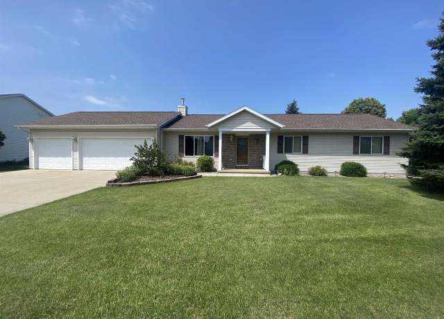 Property at 1096 New Haven Ave, Fond Du Lac, WI 54935, 3 beds, 2.5 baths