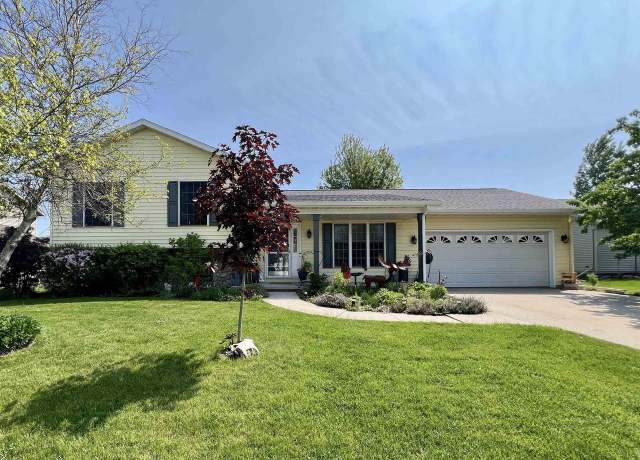 Property at 443 Mary Lee Dr, Fond Du Lac, WI 54935, 4 beds, 2 baths