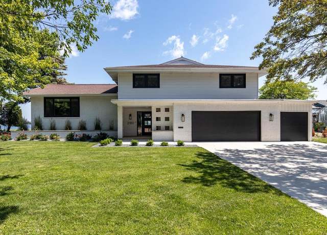 Property at 2180 White Swan Dr, Oshkosh, WI 54901, 4 beds, 3.5 baths
