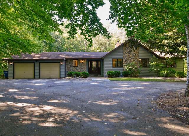 Property at 3445 Shady Ln, Suamico, WI 54313, 3 beds, 2 baths