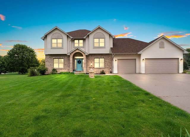 Property at 1597 Yellow Briar Dr, De Pere, WI 54115, 4 beds, 3.5 baths