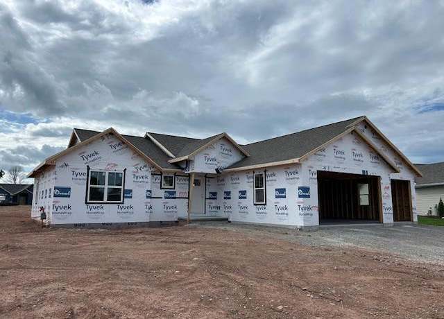 Property at 1777 Loyal Dr, Neenah, WI 54956, 3 beds, 2 baths