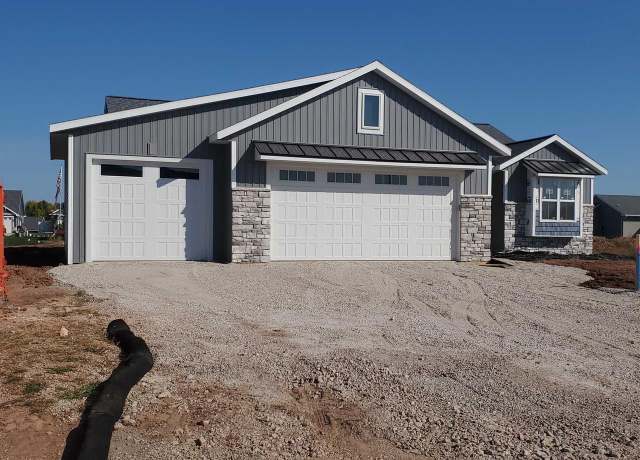 Property at 2671 Lawrence Ln, Neenah, WI 54956, 3 beds, 2.5 baths