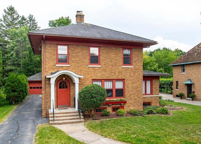 Property at 720 S Summit St, Appleton, WI 54914, 3 beds, 1.5 baths