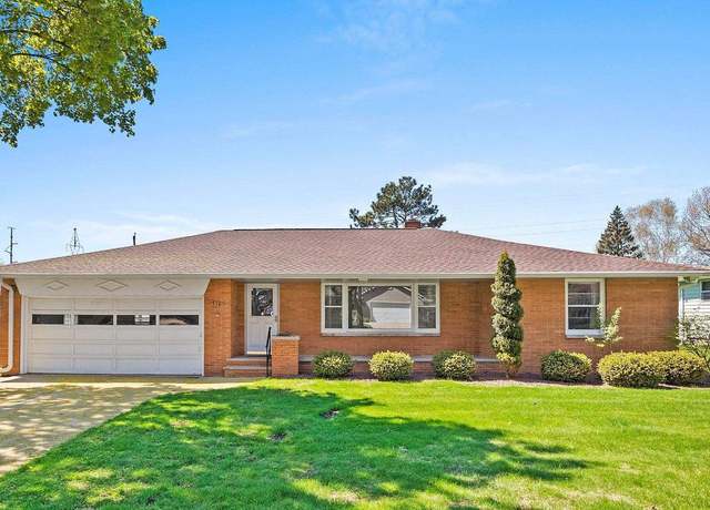 Property at 516 Eastview Dr, Green Bay, WI 54302, 3 beds, 1 bath