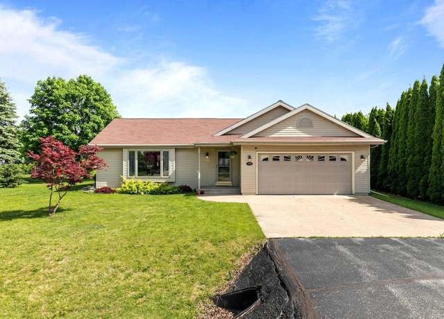 Property at 725 E Scott St, Omro, WI 54963, 3 beds, 2 baths