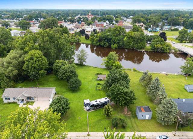 Property at 303 1st St, Oconto, WI 54153