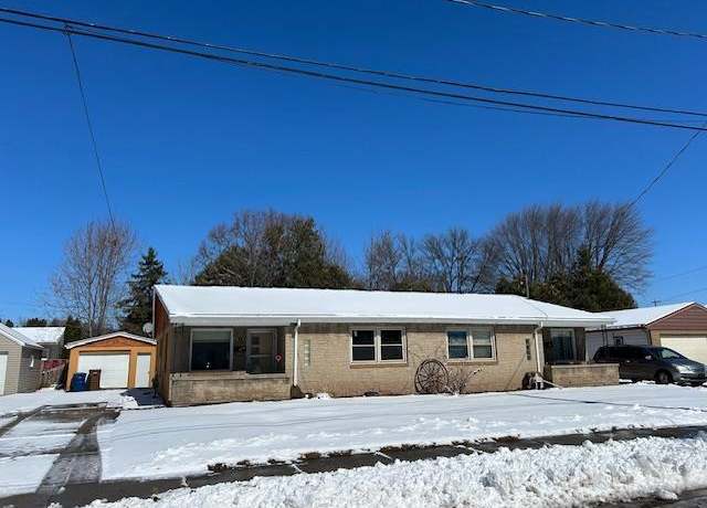 Property at 916 Jefferson St, Menasha, WI 54952, 4 beds, 2 baths
