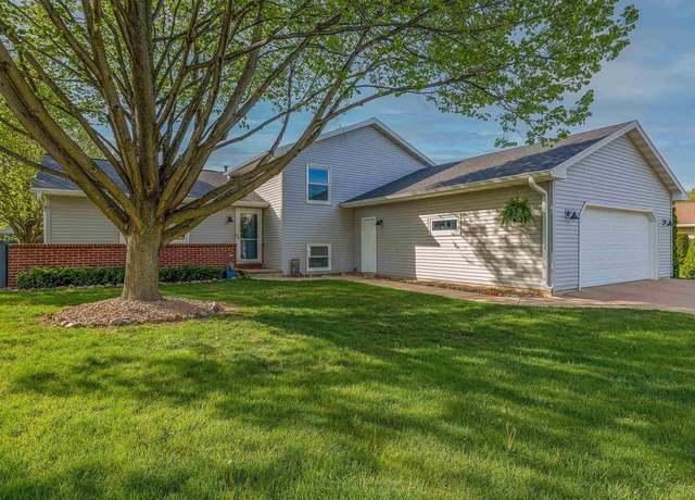 Property at 2822 Ruschfield Dr, Oshkosh, WI 54904, 4 beds, 3 baths