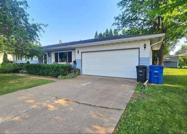 Property at 915 W Linwood Ave, Oshkosh, WI 54901, 3 beds, 1.5 baths