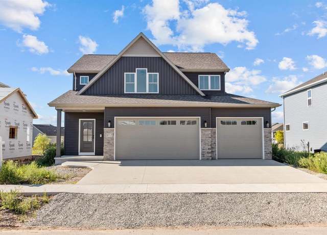 Property at 3717 E Gladiolus Pl, Appleton, WI 54913, 3 beds, 2.5 baths