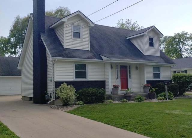 Property at 935 Adams Ave, Oshkosh, WI 54902, 4 beds, 2 baths