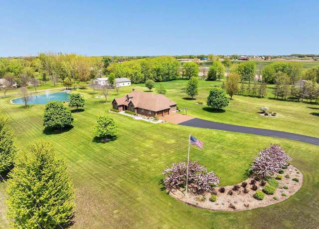 Property at 5125 Finger Rd, Green Bay, WI 54311, 4 beds, 3 baths