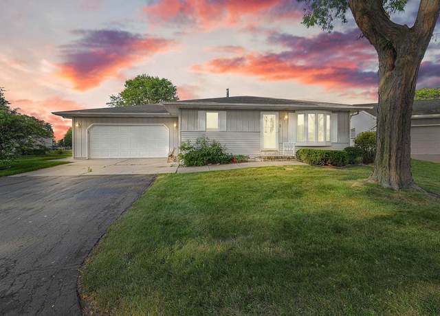Property at 39 Heritage Ln, Fond Du Lac, WI 54935, 2 beds, 2 baths