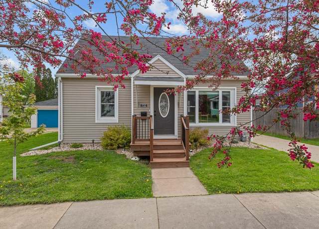 Property at 1722 Minnesota St, Oshkosh, WI 54902, 3 beds, 1 bath