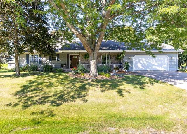 Property at 4095 Western Dr, Oshkosh, WI 54901, 3 beds, 2 baths