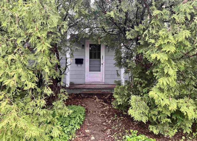 Property at 1832 Mt Vernon St, Oshkosh, WI 54901, 1 bed, 1 bath