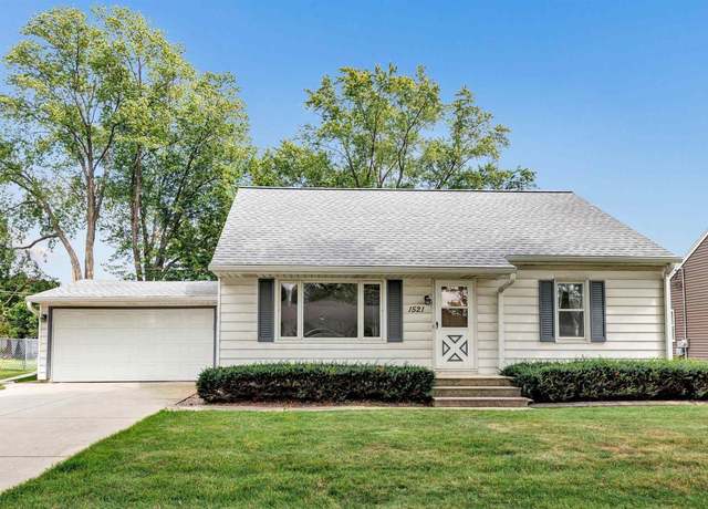 Property at 1521 S Oneida St, Green Bay, WI 54304, 3 beds, 1 bath