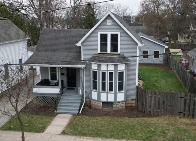 Property at 823 W Franklin St, Appleton, WI 54914, 3 beds, 1.5 baths