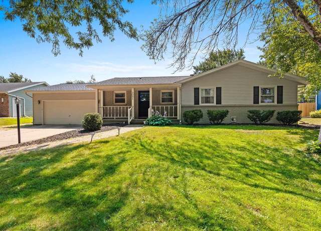 Property at 3091 Sundown Ct, Green Bay, WI 54313, 3 beds, 2.5 baths