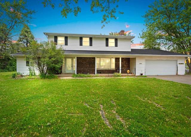 Property at 1490 Fernando Dr, Ashwaubenon, WI 54115, 5 beds, 2.5 baths