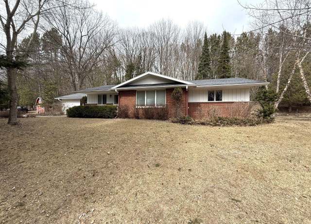 Property at 1300 Park Hill Dr, Gresham, WI 54128, 3 beds, 1.5 baths