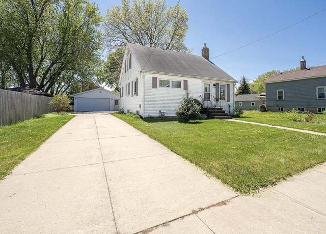 Property at 1341 Otter Ave, Oshkosh, WI 54901, 3 beds, 2 baths