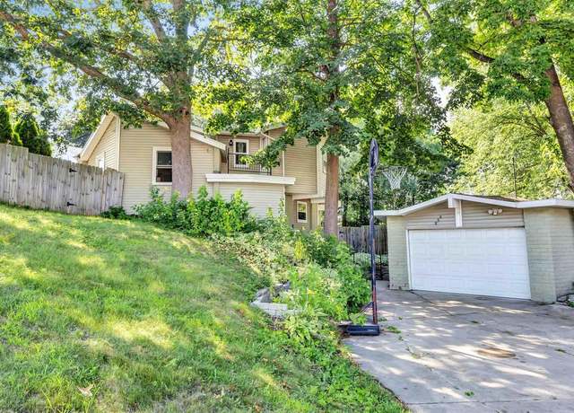 Property at 856 Alpine Dr, Green Bay, WI 54311, 4 beds, 2 baths