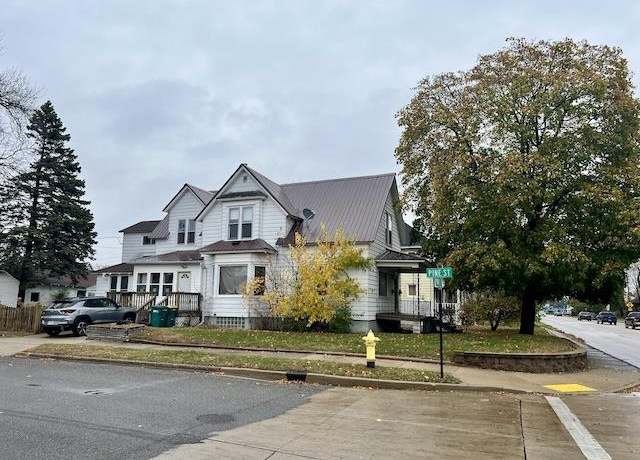 Property at 753 Marinette Ave, Marinette, WI 54143, 4 beds, 2 baths