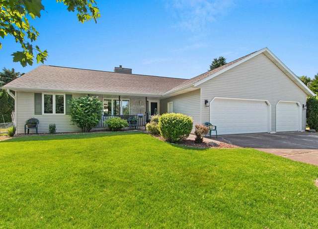 Property at 2957 Vince Ln, Suamico, WI 54313, 3 beds, 2 baths