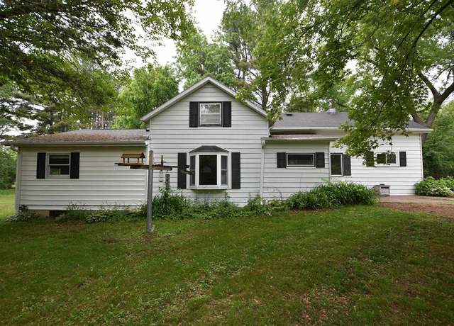 Property at 1118 E Pearl St, Neshkoro, WI 54960, 4 beds, 1 bath
