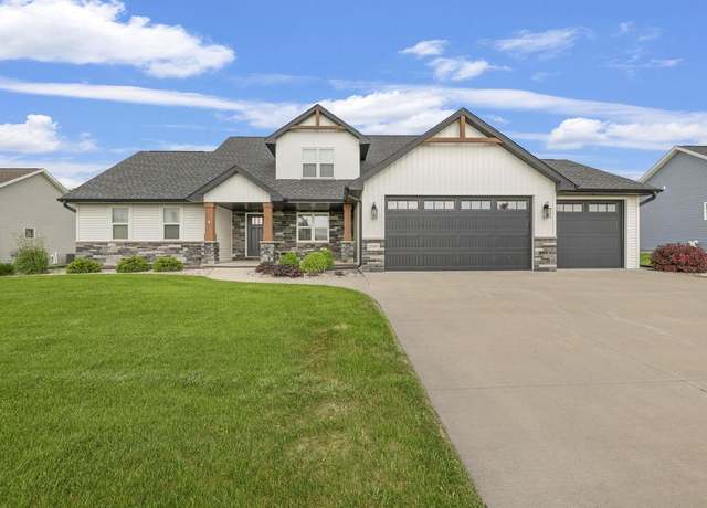 Property at 2090 Morningstar Ln, Oshkosh, WI 54904, 4 beds, 2.5 baths