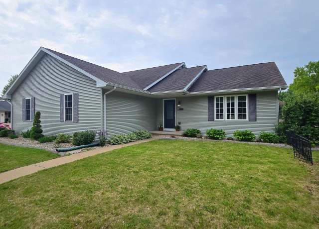 Property at 3201 Mockingbird Way, Oshkosh, WI 54904, 6 beds, 2.5 baths