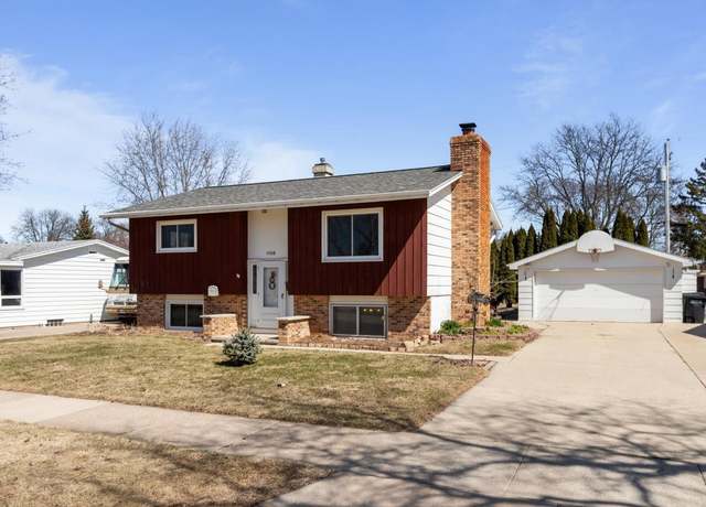 Property at 1108 Reichow St, Oshkosh, WI 54902, 3 beds, 2 baths