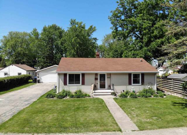 Property at 1918 E Pauline St, Appleton, WI 54911, 3 beds, 2 baths